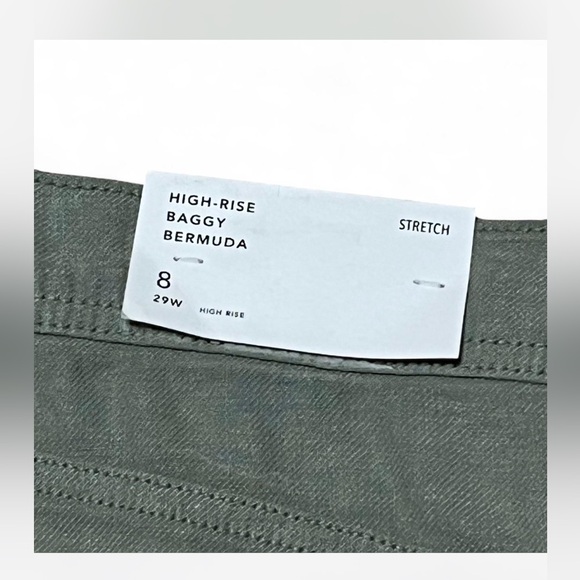 American Eagle Green Khaki High-Rise Baggy Bermuda Shorts - Size 8 - Picture 4 of 4